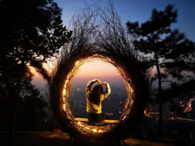 山城夜色新地標(biāo)，重慶首個(gè)夜景公園開(kāi)放，七大網(wǎng)紅打卡點(diǎn)免費(fèi)拍大片